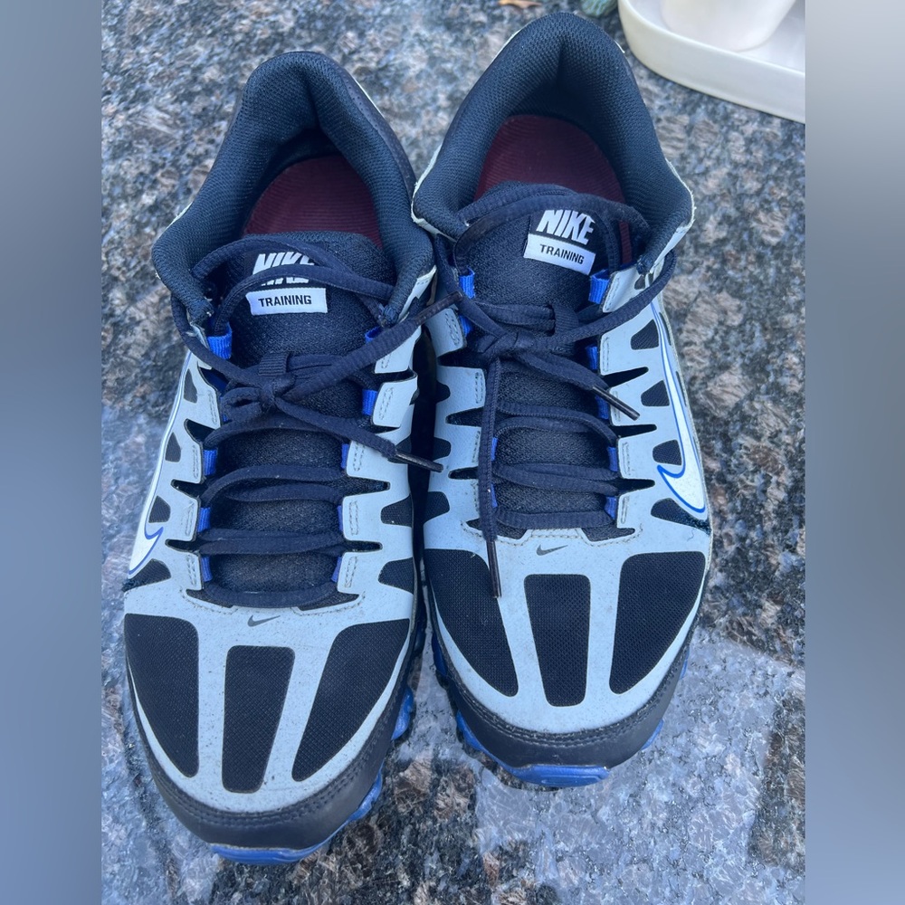 Nike reax shox sneakers black\gray /navy  men size‎ 10 great  running walking